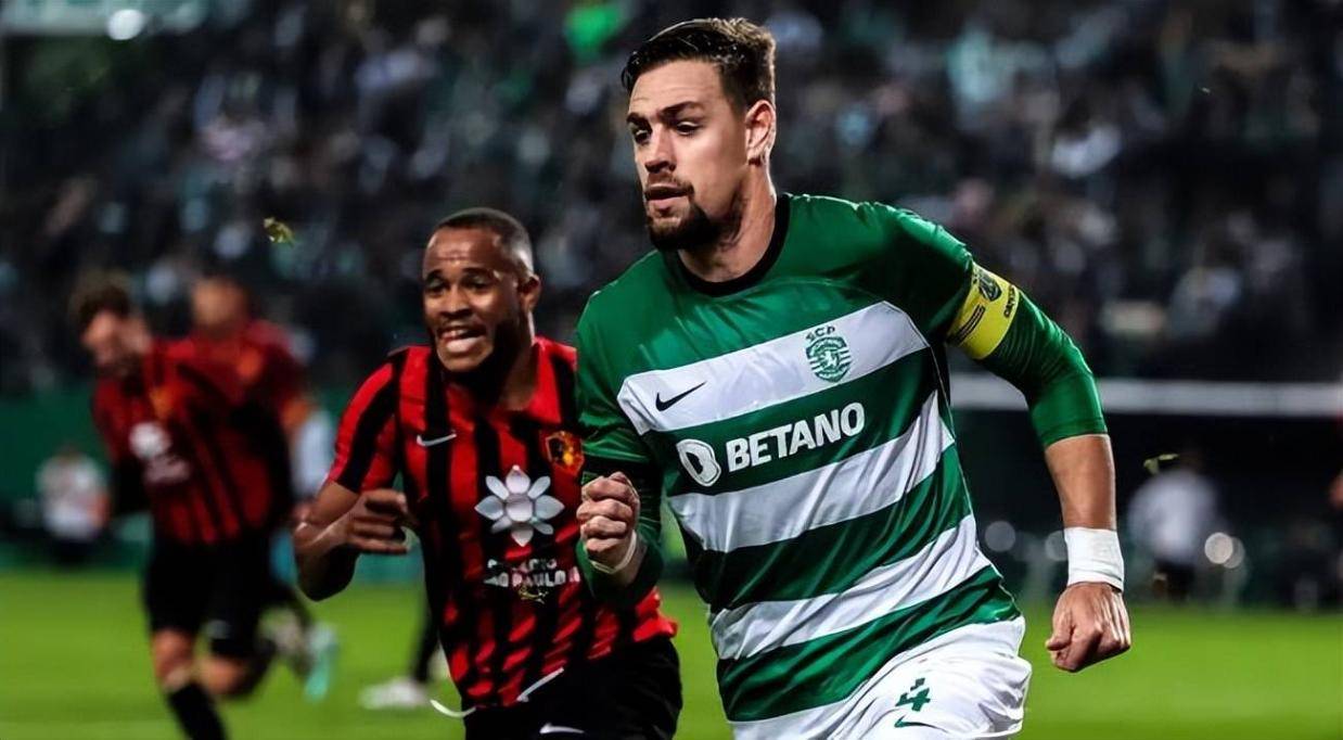 上港中锋位置补强锁定新目标！已跟德甲老东家狼堡解约，曾多次入选国家队